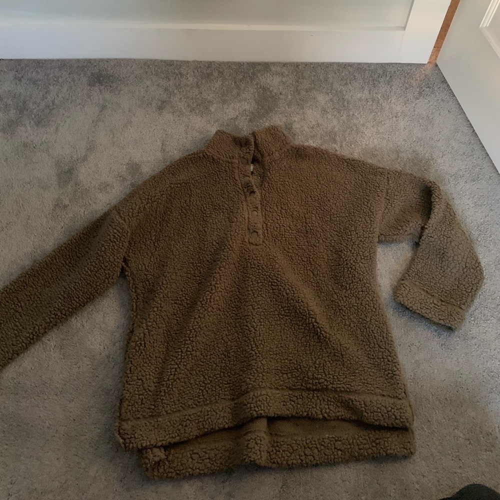Green aeire sweatshirt